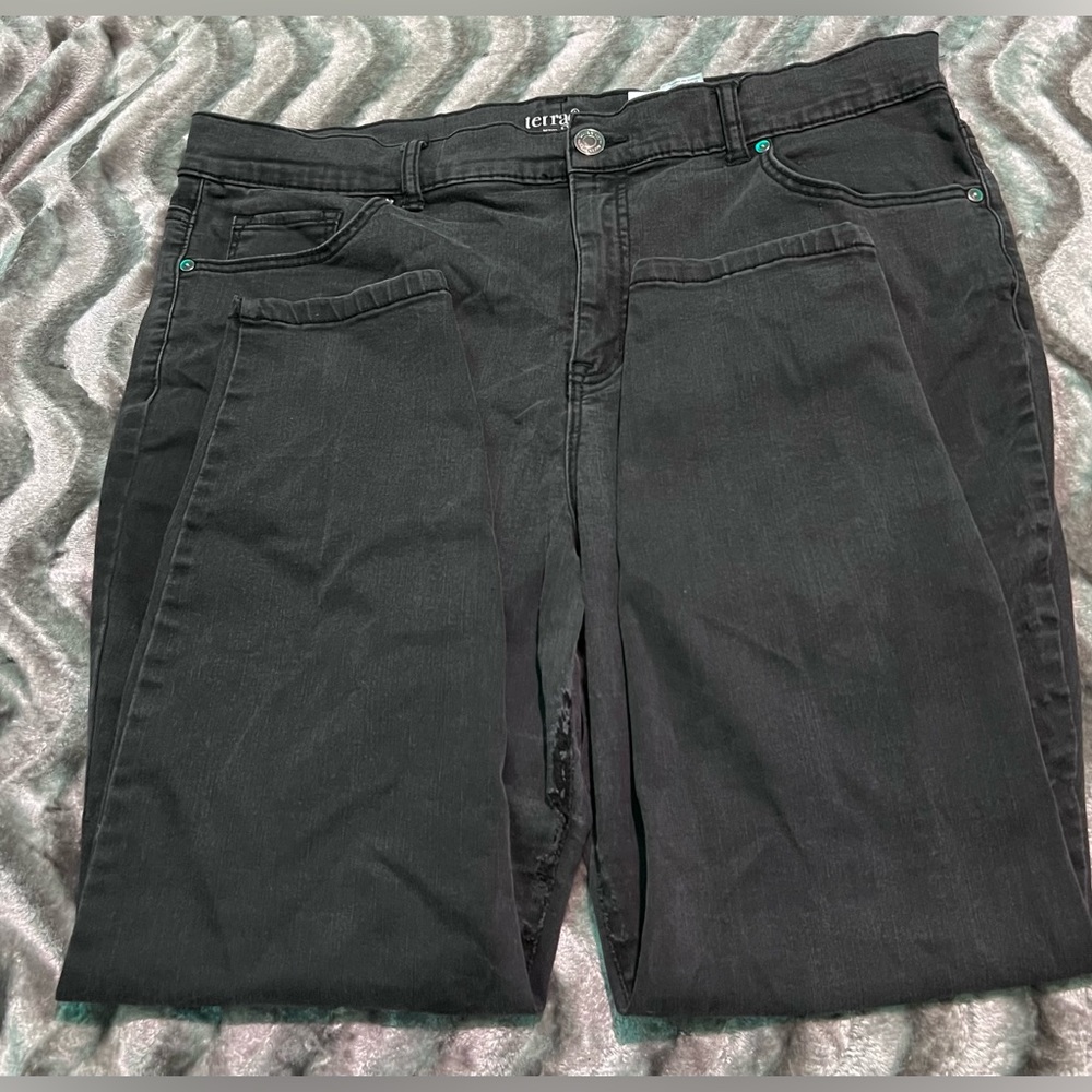 Black skinny jeans